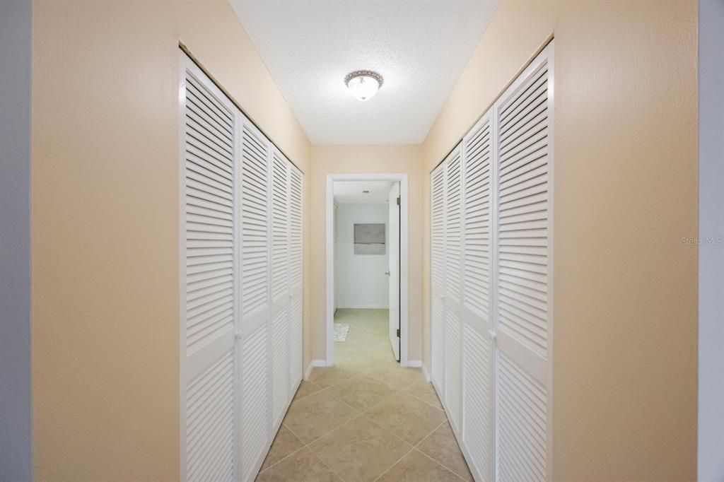 En Venta: $469,900 (2 camas, 2 baños, 1395 Pies cuadrados)