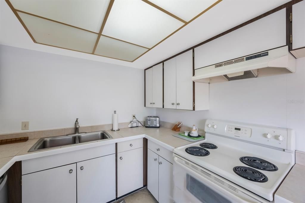 En Venta: $469,900 (2 camas, 2 baños, 1395 Pies cuadrados)