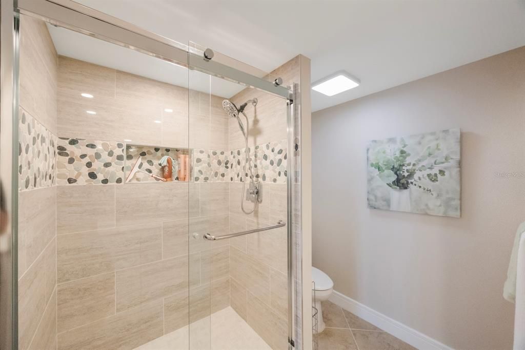 En Venta: $469,900 (2 camas, 2 baños, 1395 Pies cuadrados)