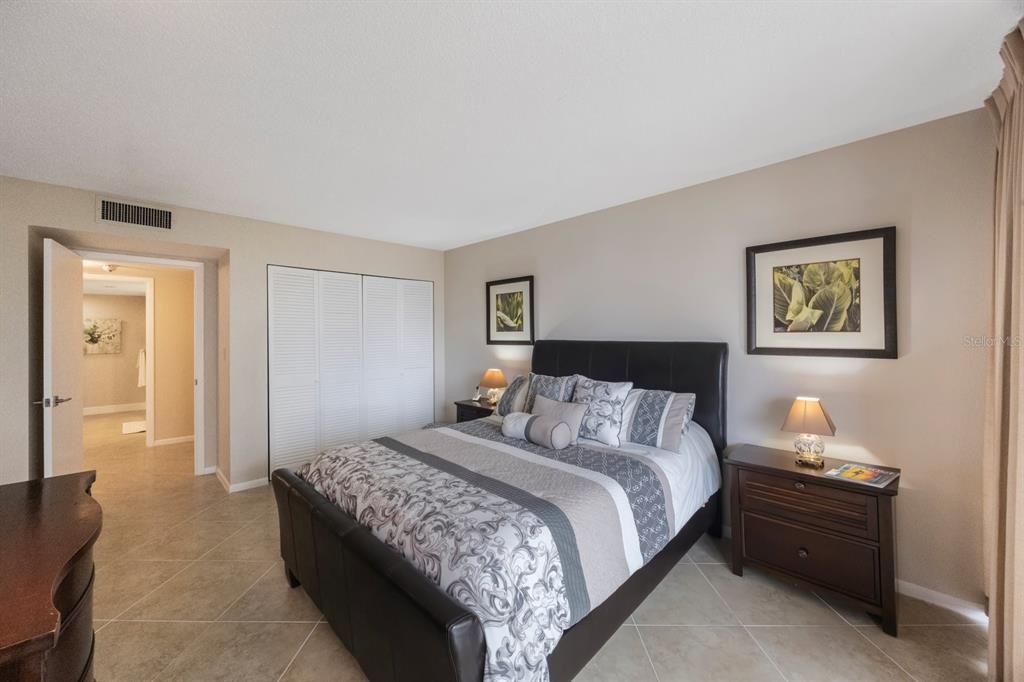 En Venta: $469,900 (2 camas, 2 baños, 1395 Pies cuadrados)