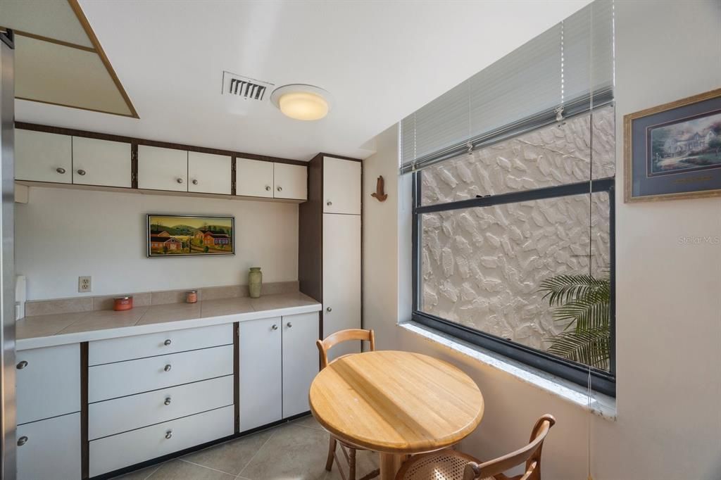 En Venta: $469,900 (2 camas, 2 baños, 1395 Pies cuadrados)