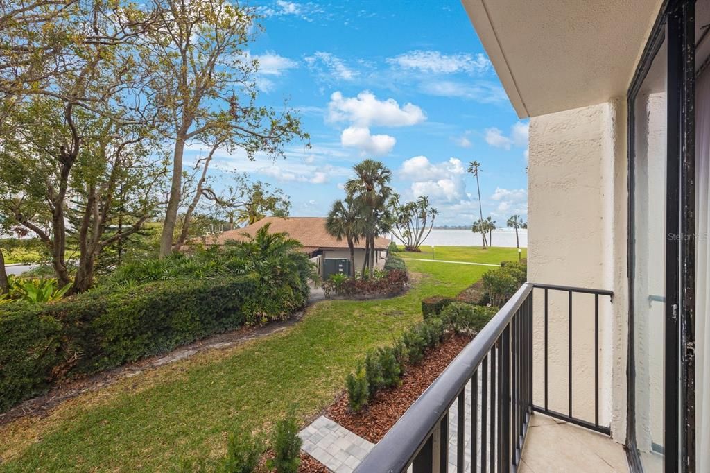 En Venta: $469,900 (2 camas, 2 baños, 1395 Pies cuadrados)