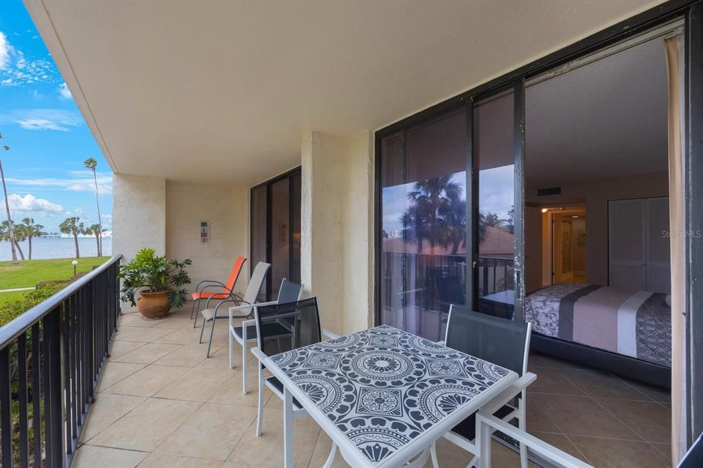 En Venta: $469,900 (2 camas, 2 baños, 1395 Pies cuadrados)