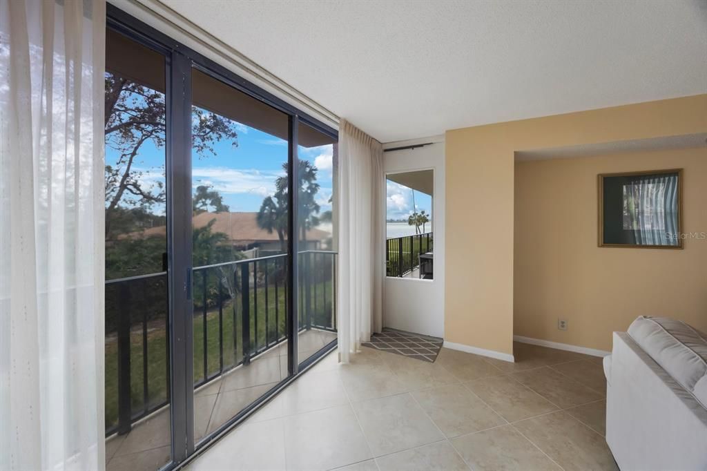 En Venta: $469,900 (2 camas, 2 baños, 1395 Pies cuadrados)