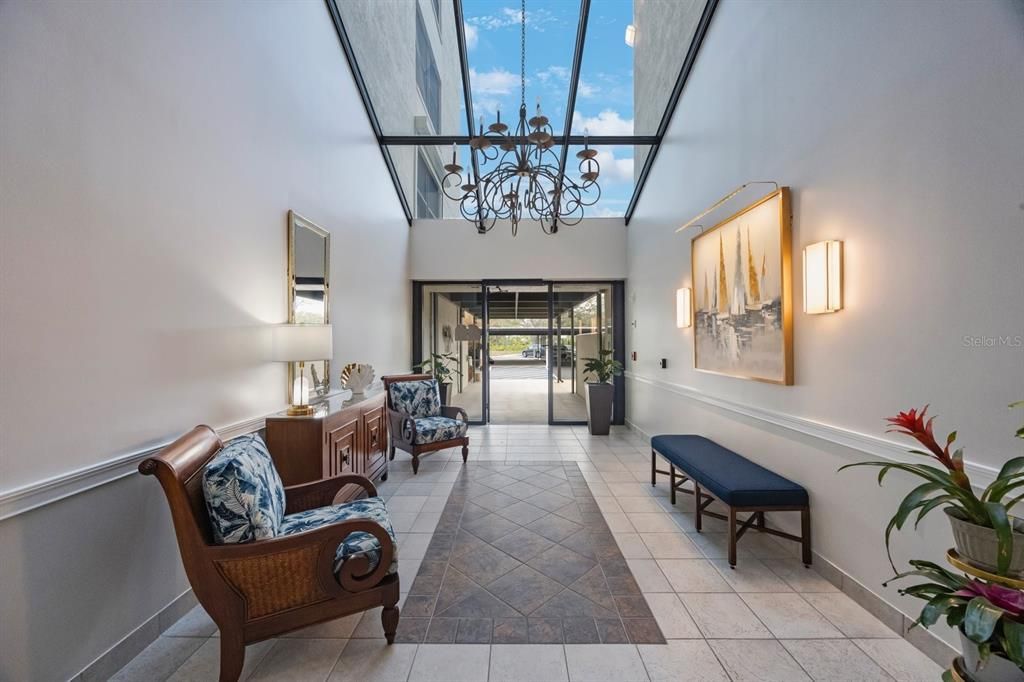 En Venta: $469,900 (2 camas, 2 baños, 1395 Pies cuadrados)