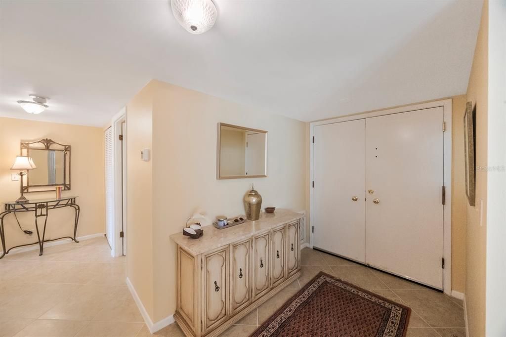 En Venta: $469,900 (2 camas, 2 baños, 1395 Pies cuadrados)