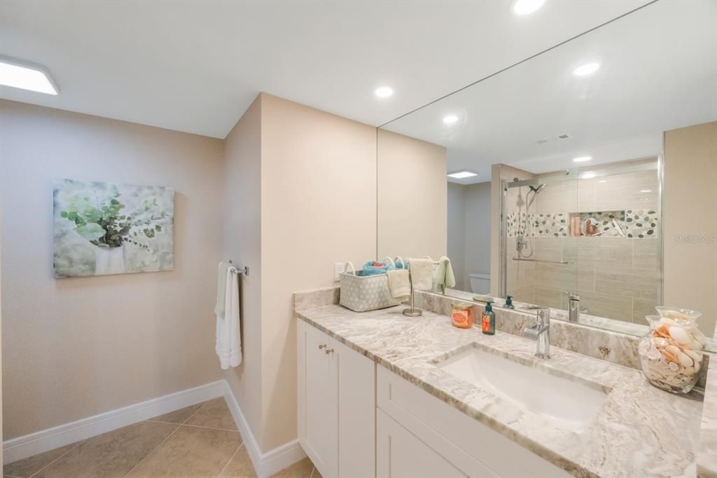 En Venta: $469,900 (2 camas, 2 baños, 1395 Pies cuadrados)