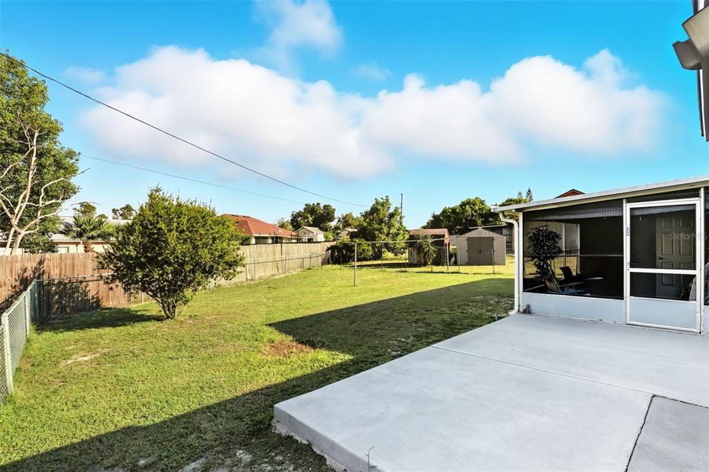 Activo con contrato: $300,000 (3 camas, 2 baños, 1348 Pies cuadrados)