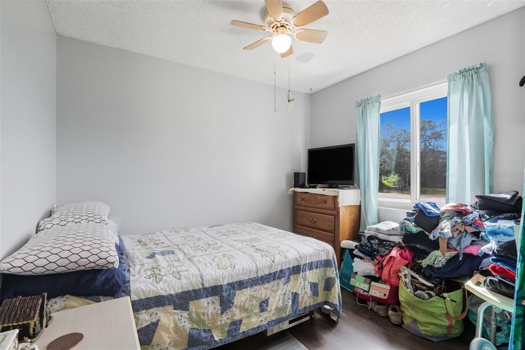 Activo con contrato: $300,000 (3 camas, 2 baños, 1348 Pies cuadrados)