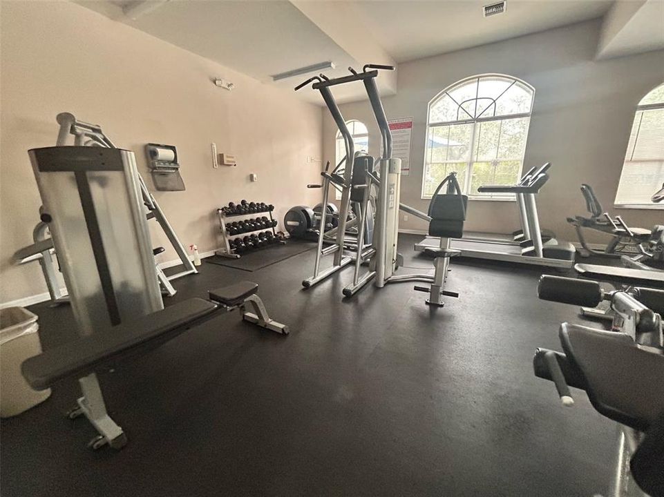 For Rent: $2,200 (3 beds, 2 baths, 1938 Square Feet)