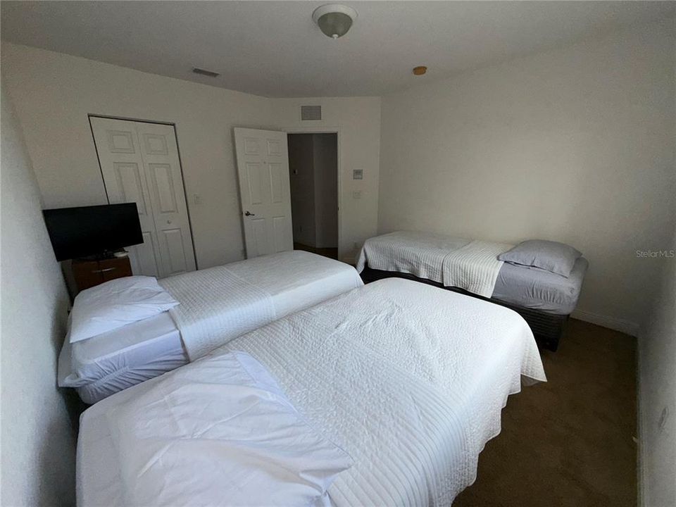 For Rent: $2,200 (3 beds, 2 baths, 1938 Square Feet)