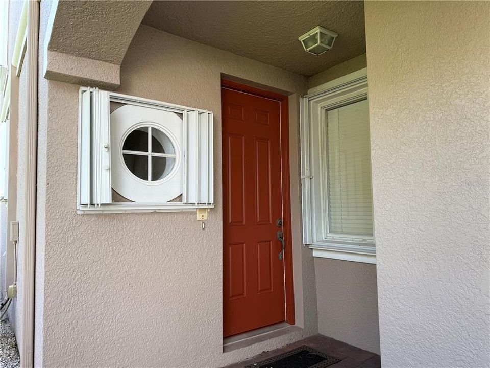 For Rent: $2,200 (3 beds, 2 baths, 1938 Square Feet)