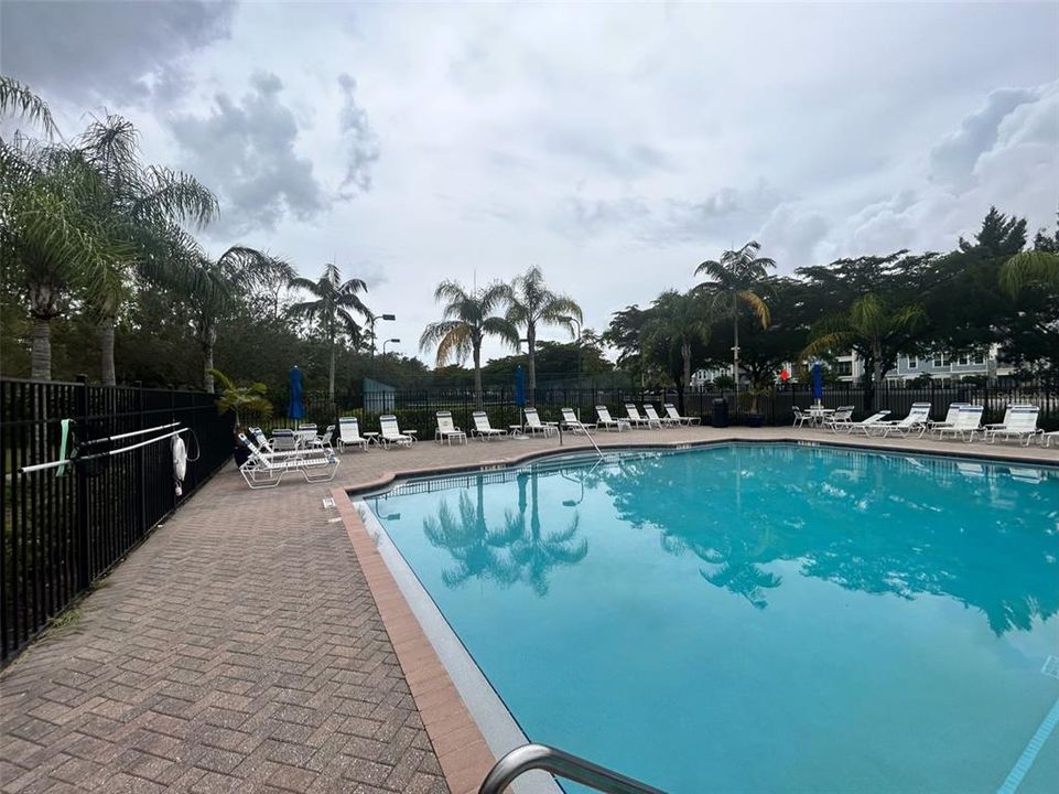 For Rent: $2,200 (3 beds, 2 baths, 1938 Square Feet)