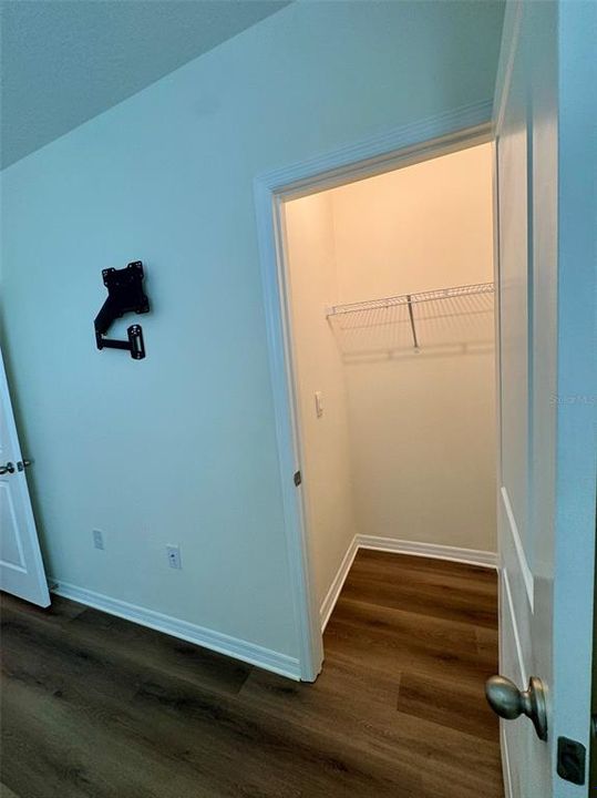 Active With Contract: $1,500 (3 beds, 2 baths, 1673 Square Feet)