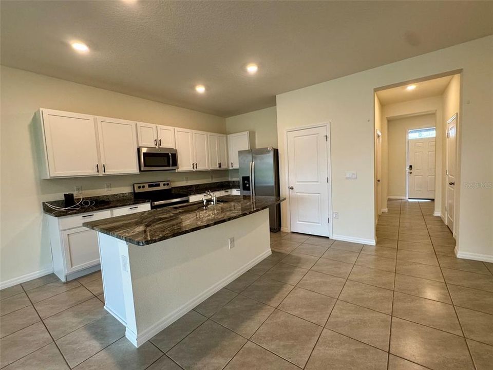 Active With Contract: $1,500 (3 beds, 2 baths, 1673 Square Feet)