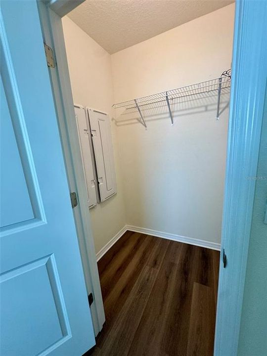 Active With Contract: $1,500 (3 beds, 2 baths, 1673 Square Feet)