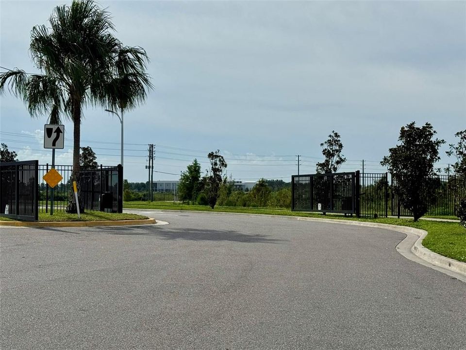 Active With Contract: $1,500 (3 beds, 2 baths, 1673 Square Feet)