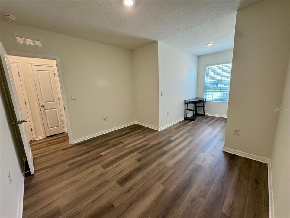 Active With Contract: $1,500 (3 beds, 2 baths, 1673 Square Feet)