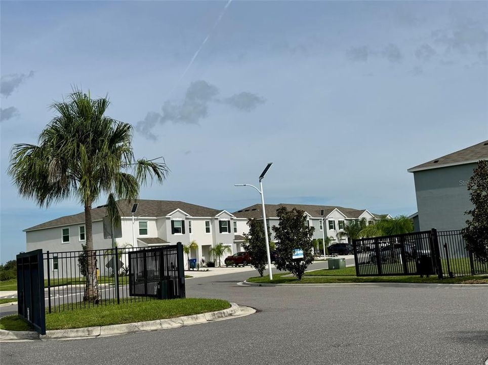 Active With Contract: $1,500 (3 beds, 2 baths, 1673 Square Feet)