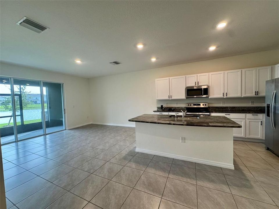 Active With Contract: $1,500 (3 beds, 2 baths, 1673 Square Feet)