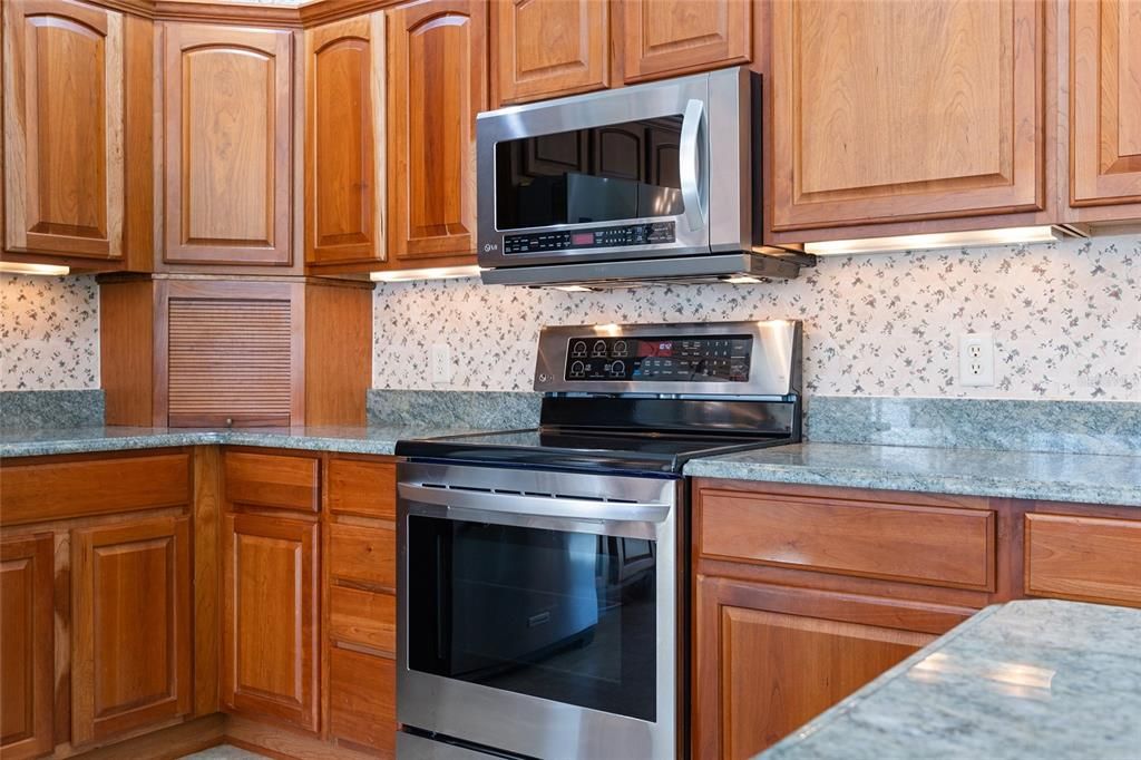 待售: $699,000 (3 贝兹, 3 浴室, 2252 平方英尺)