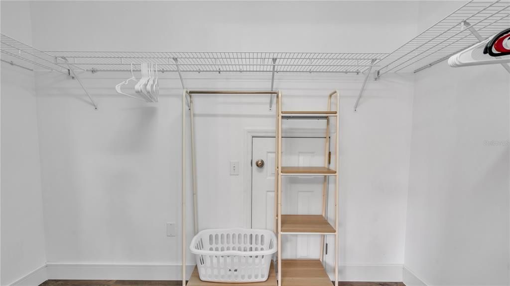 合同活跃: $599,900 (4 贝兹, 2 浴室, 2922 平方英尺)