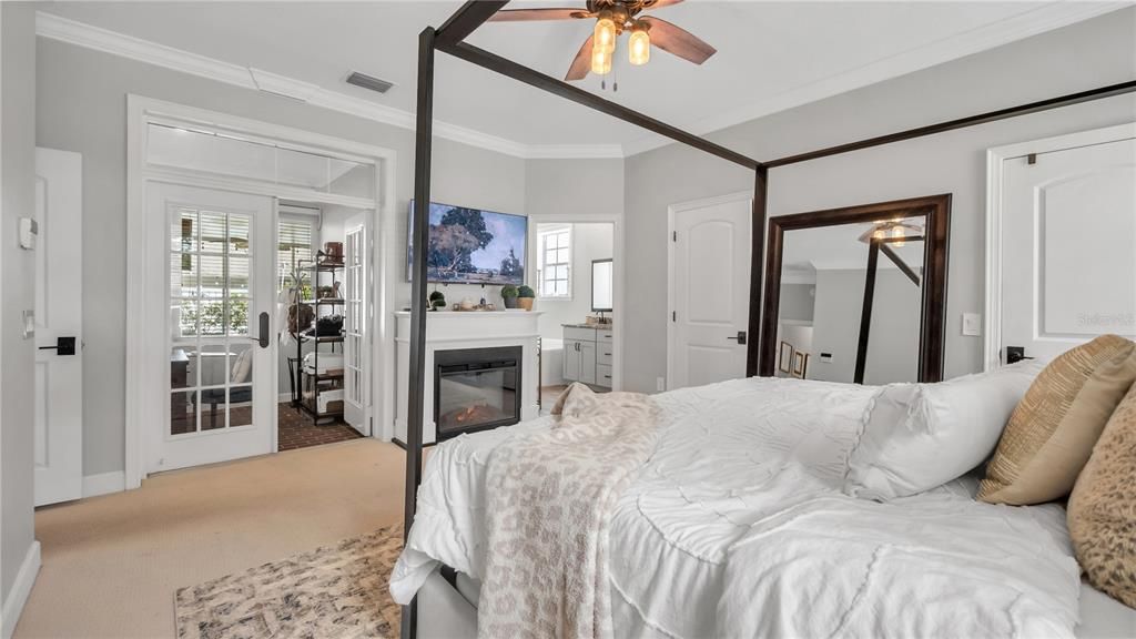 合同活跃: $599,900 (4 贝兹, 2 浴室, 2922 平方英尺)