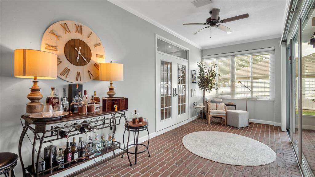 合同活跃: $599,900 (4 贝兹, 2 浴室, 2922 平方英尺)