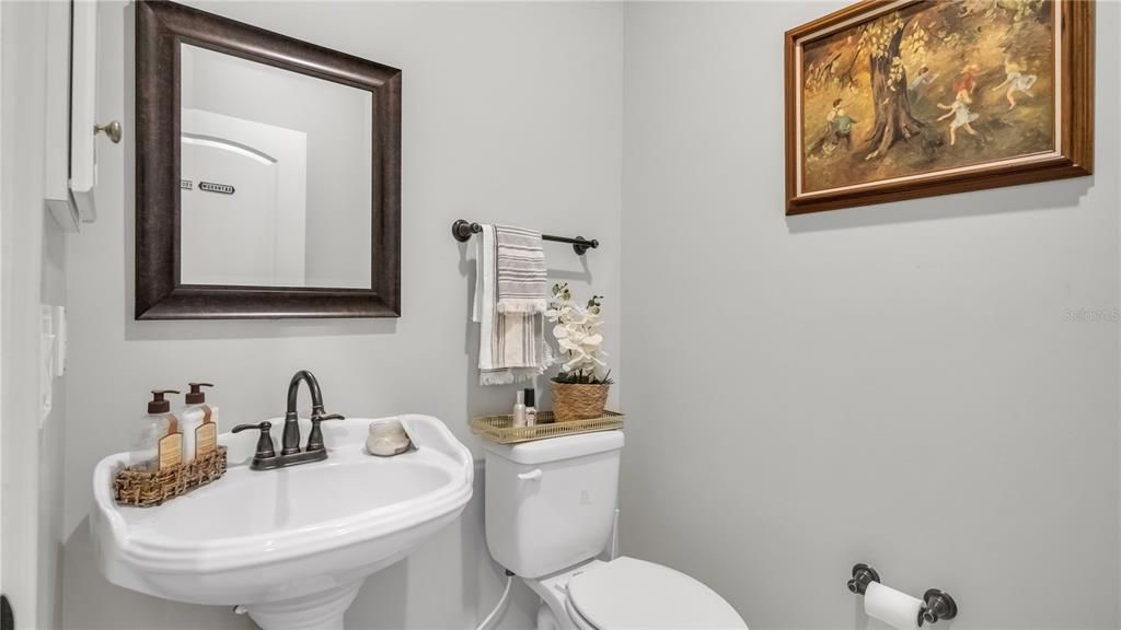 合同活跃: $599,900 (4 贝兹, 2 浴室, 2922 平方英尺)