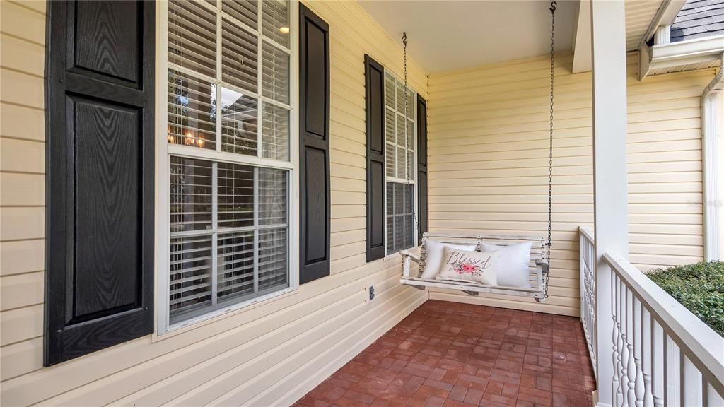 合同活跃: $599,900 (4 贝兹, 2 浴室, 2922 平方英尺)