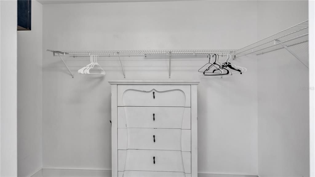 合同活跃: $599,900 (4 贝兹, 2 浴室, 2922 平方英尺)