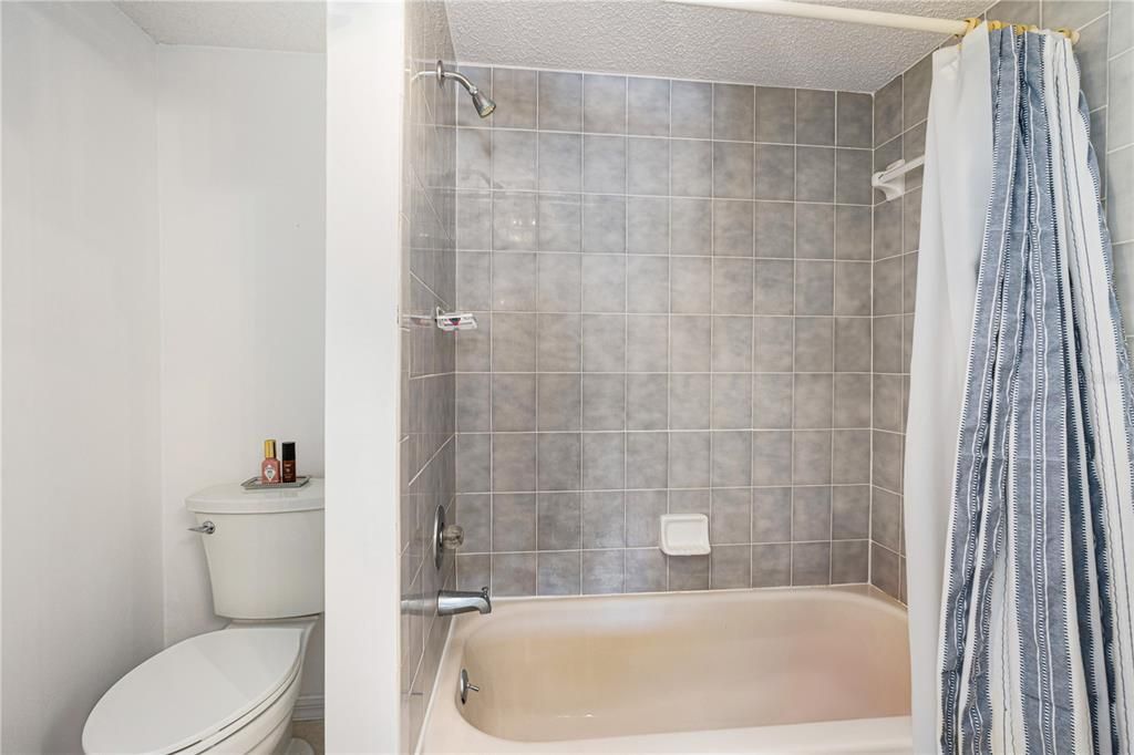 待售: $348,000 (2 贝兹, 2 浴室, 1140 平方英尺)