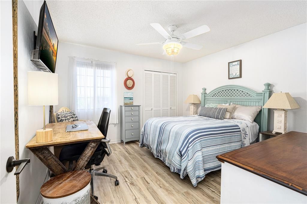 待售: $348,000 (2 贝兹, 2 浴室, 1140 平方英尺)