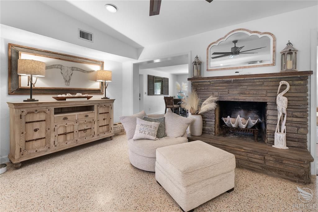 待售: $443,000 (3 贝兹, 2 浴室, 1838 平方英尺)