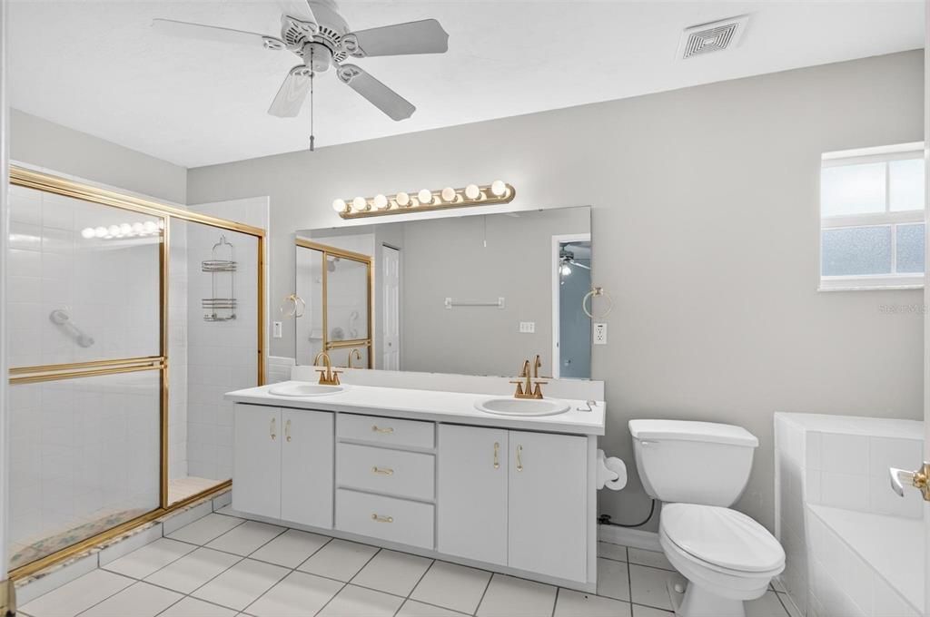 Под контрактом: $289,000 (3 спален, 2 ванн, 1707 Квадратных фут)