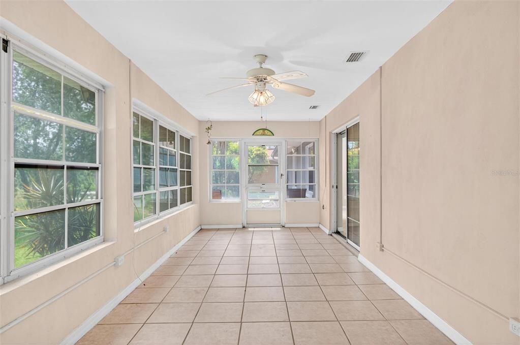 Под контрактом: $289,000 (3 спален, 2 ванн, 1707 Квадратных фут)