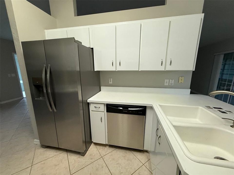 Под контрактом: $289,000 (3 спален, 2 ванн, 1707 Квадратных фут)