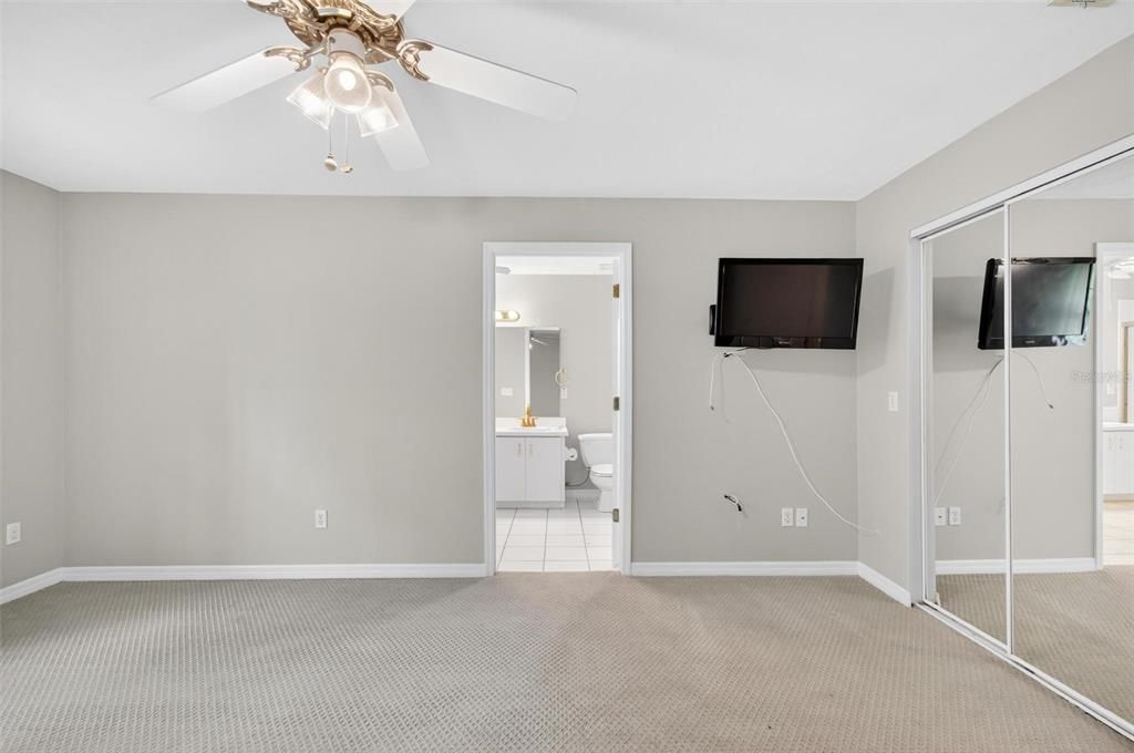 Под контрактом: $289,000 (3 спален, 2 ванн, 1707 Квадратных фут)