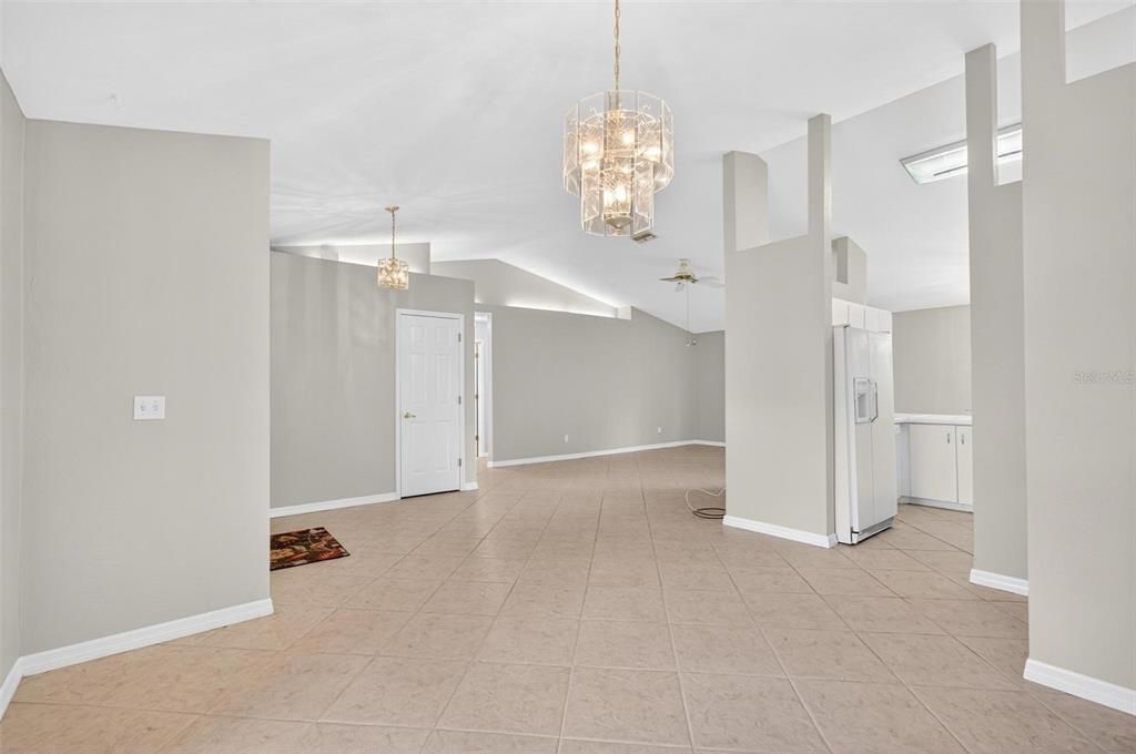 Под контрактом: $289,000 (3 спален, 2 ванн, 1707 Квадратных фут)