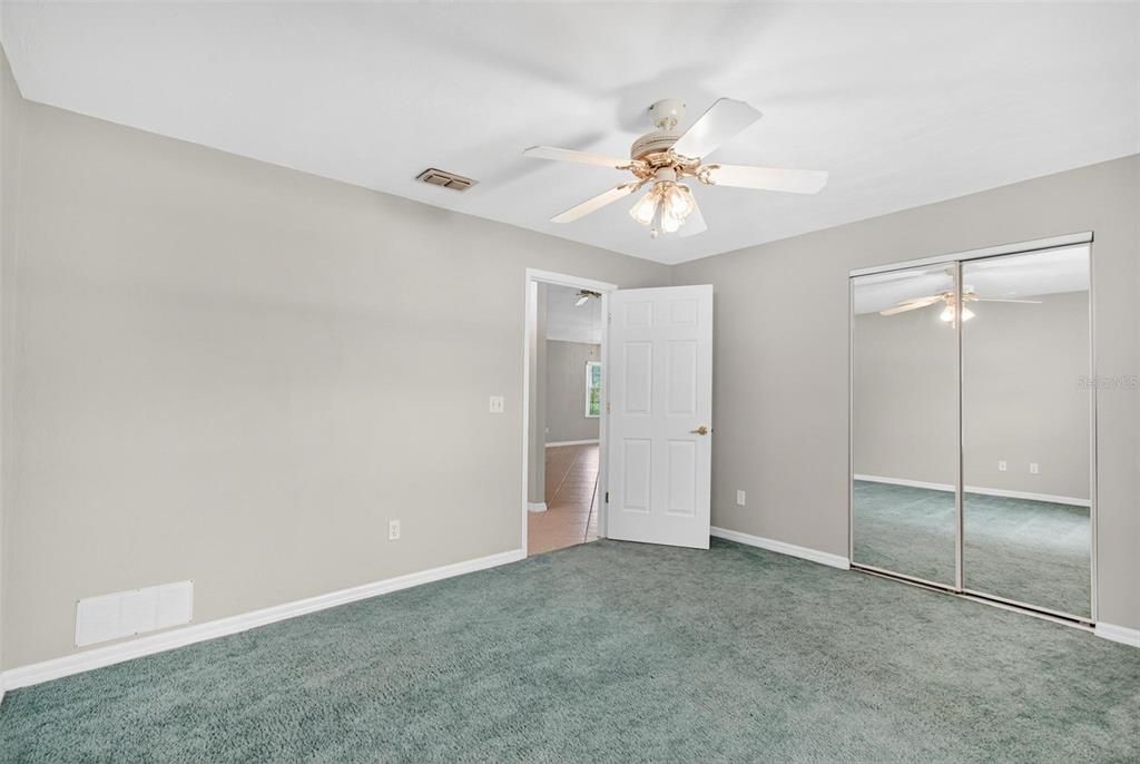 Под контрактом: $289,000 (3 спален, 2 ванн, 1707 Квадратных фут)