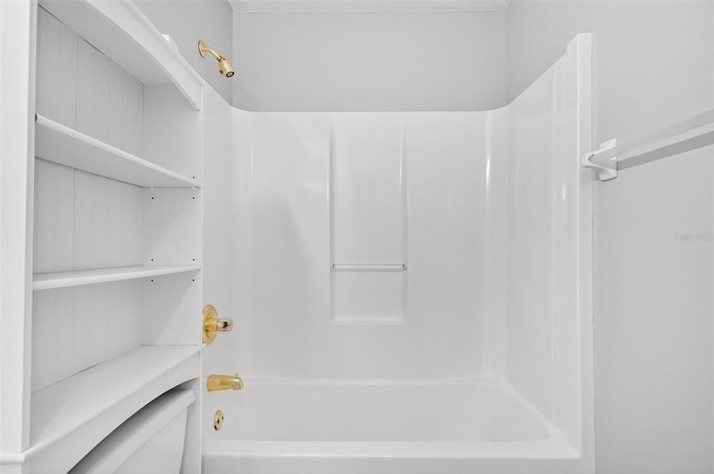 Под контрактом: $289,000 (3 спален, 2 ванн, 1707 Квадратных фут)