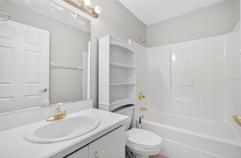 Под контрактом: $289,000 (3 спален, 2 ванн, 1707 Квадратных фут)