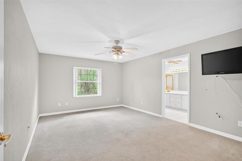 Под контрактом: $289,000 (3 спален, 2 ванн, 1707 Квадратных фут)