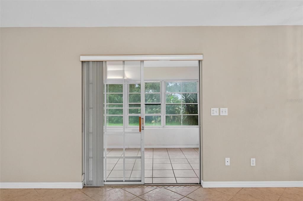 Под контрактом: $289,000 (3 спален, 2 ванн, 1707 Квадратных фут)