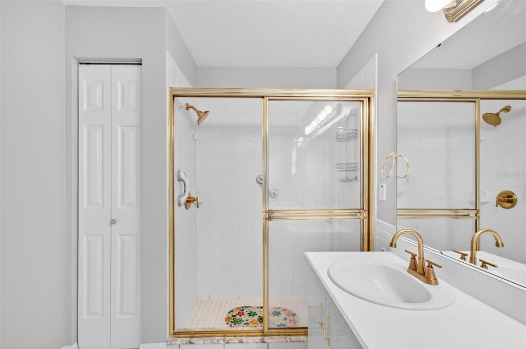 Под контрактом: $289,000 (3 спален, 2 ванн, 1707 Квадратных фут)