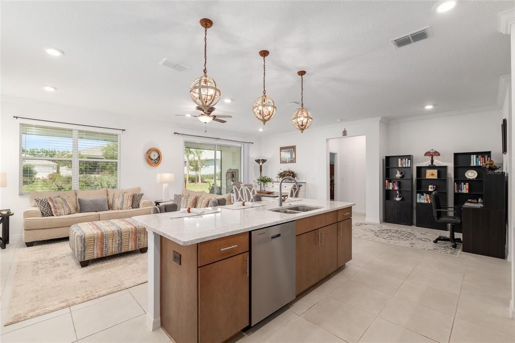 Под контрактом: $334,900 (3 спален, 2 ванн, 1959 Квадратных фут)