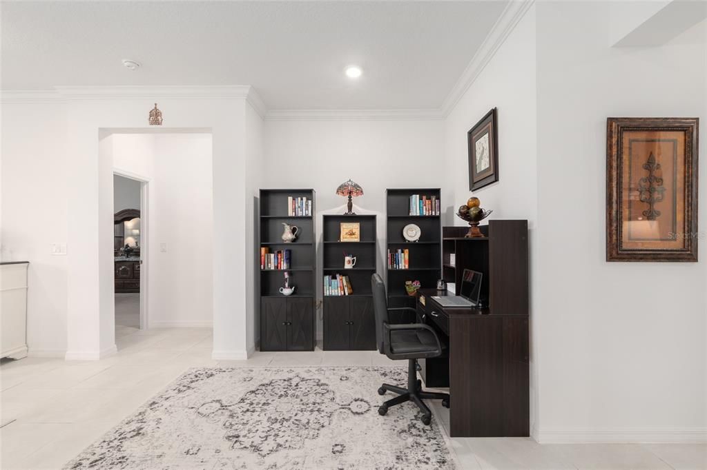 Под контрактом: $334,900 (3 спален, 2 ванн, 1959 Квадратных фут)