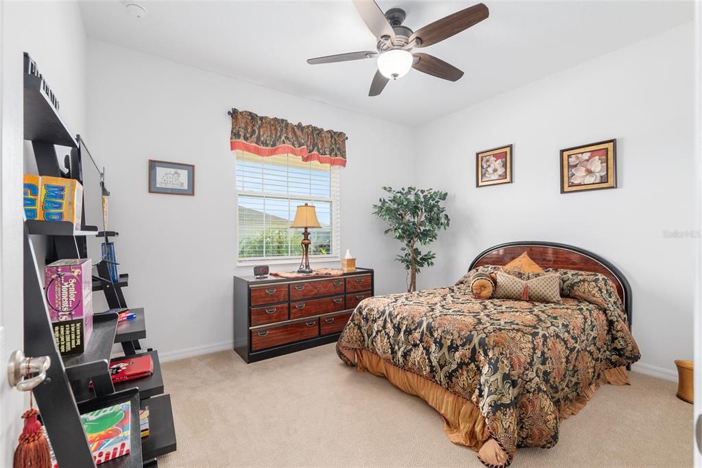 Под контрактом: $334,900 (3 спален, 2 ванн, 1959 Квадратных фут)