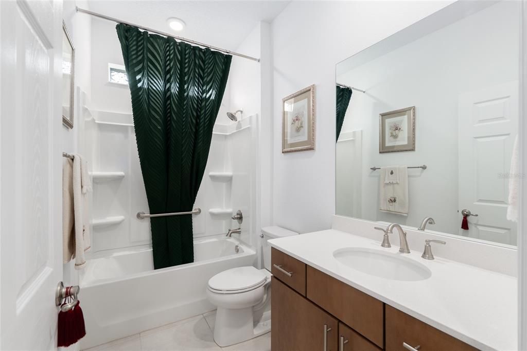 Под контрактом: $334,900 (3 спален, 2 ванн, 1959 Квадратных фут)