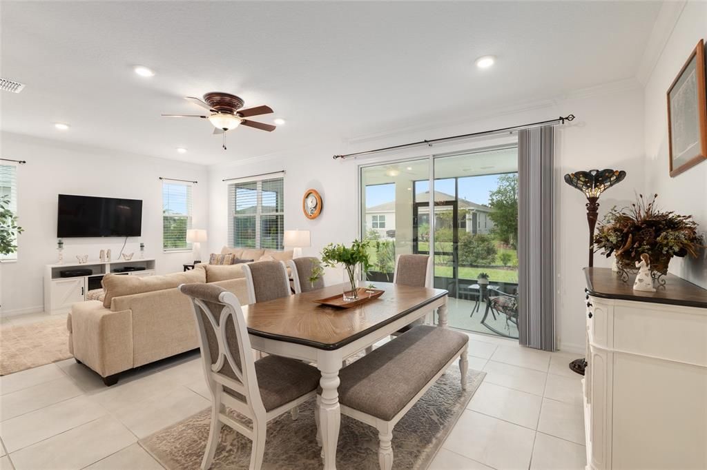 Под контрактом: $334,900 (3 спален, 2 ванн, 1959 Квадратных фут)